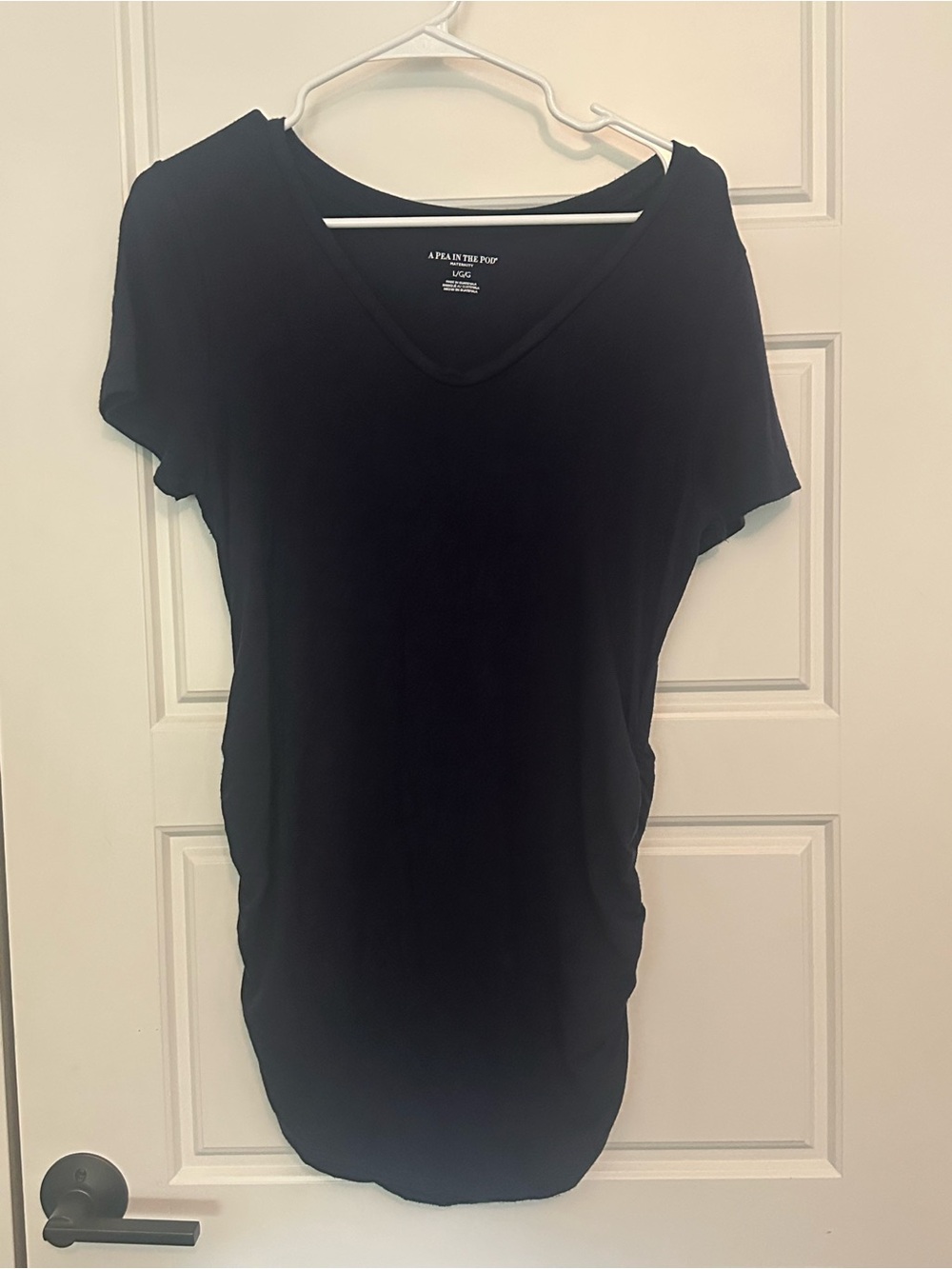 A Pea in the Pod Navy V-Neck Maternity Top. Size L. So soft.